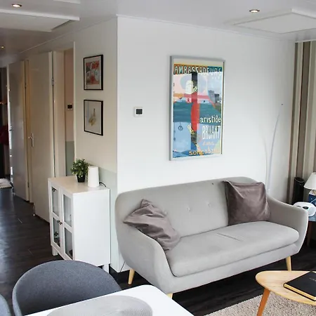 Holiday home Hausboot 